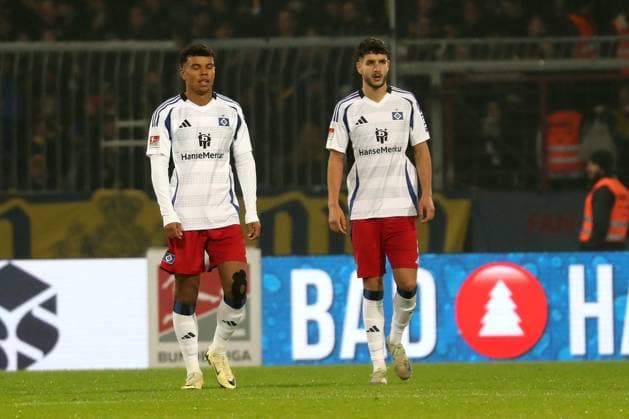 08.11.2024, xgox, Fussball 2.Bundesliga, Eintracht Braunschweig - Hamburger SV emspor, v.l. Ransford-Yeboah Königsdorffer Koenigsdoerfer (Hamburger SV) Daniel Elfadli (Hamburger SV) Enttäuscht, traurig, frustiriert (DFL DFB REGULATIONS PROHIBIT ANY USE OF PHOTOGRAPHS as IMAGE SEQUENCES and or QUASI-VIDEO) Braunschweig