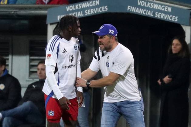 08.11.2024, xgox, Fussball 2.Bundesliga, Eintracht Braunschweig - Hamburger SV emspor, v.l. Fabio Balde (Hamburger SV) wird nach 20 Minuten auf dem Platz wieder ausgewechselt Trainer Steffen Baumgart (Hamburger SV) (DFL DFB REGULATIONS PROHIBIT ANY USE OF PHOTOGRAPHS as IMAGE SEQUENCES and or QUASI-VIDEO) Braunschweig