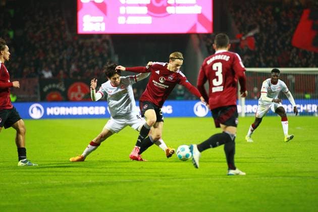 08.11.2024, xrekx, Fussball 2.Bundesliga, 1. FC Nuernberg - 1.FC Kaiserslautern emspor, v.l. Daisuke Yokota (Kaiserslautern) Caspar Jander (Nuernberg) im Zweikampf (DFL DFB REGULATIONS PROHIBIT ANY USE OF PHOTOGRAPHS as IMAGE SEQUENCES and or QUASI-VIDEO) Nuernberg
