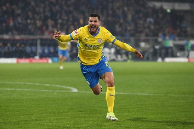 Torjubel - Torschütze Fabio Di Michele Sanchez (Eintracht Braunschweig,22) trifft zum 2-0 - 2. Fußball Bundesliga Saison 2024-2025 Eintracht Braunschweig vs. Hamburger SV im Eintracht Stadion in Braunschweig - Freisteller,Aktion,Fußball,Mann,Männer,Deutschland,08.11.2024