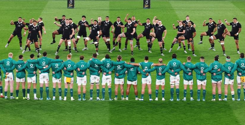 Bilder des Jahres 2024, Sport 11 November Sport Themen der Woche KW45 Sport Bilder des Tages Ireland v New Zealand Autumn International Series Ireland face the Haka during the Autumn International Series match at the Aviva Stadium, Dublin UK Newspapers OUT Copyright: xLorrainexO Sullivanx FIL-20895-0007