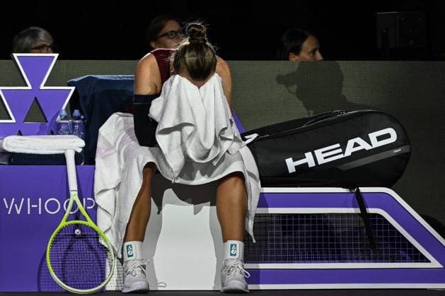 WTA, Tennis Damen Finals 2024 - Day 7 RIYADH, SAUDI ARABIA - NOVEMBER 08: Barbora Krejcikova of Czech Republic during her semi-final match against Qinwen Zheng of China, on Day 7 of the 2024 WTA Finals, part of the Hologic WTA Tour, held at King Saud University Indoor Arena on November 08, 2024, in Riyadh, Saudi Arabia. Riyadh Saudi Arabia  Copyright: xArturxWidakx originalFilename:widak-wtafinal241108_nptJz.jpg