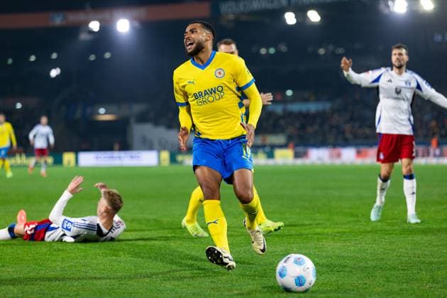 Fußball I Herren I Saison 2024-2025 I 2. Bundesliga I 12. Spieltag I Eintracht Braunschweig - Hamburger SV I 08.11.2024 Leon Bell Bell (19, Eintracht Braunschweig) ärgert sich. Braunschweig Eintracht-Stadion Niedersachsen Deutschland