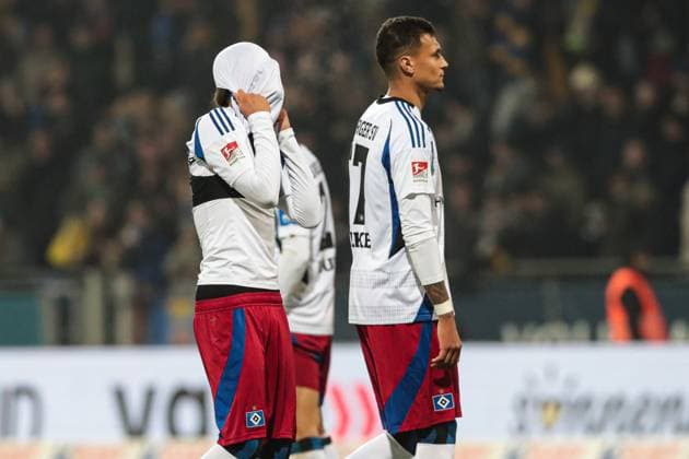 Otto Emerson Stange (l.,Hamburger SV,49) und Davie Selke (Hamburger SV,27) - 2. Fußball Bundesliga Saison 2024-2025 Eintracht Braunschweig vs. Hamburger SV im Eintracht Stadion in Braunschweig - Aktion,Fußball,Mann,Männer,Deutschland,08.11.2024
