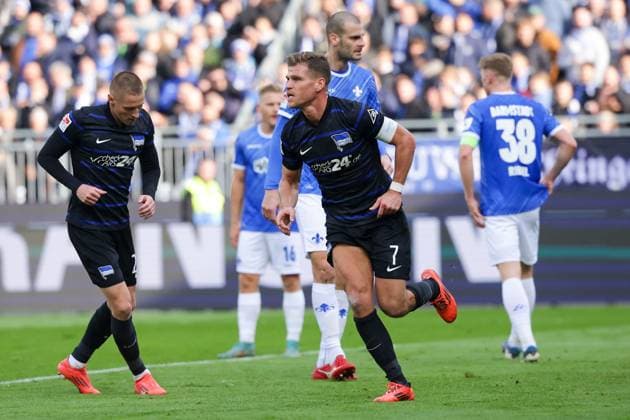 2024.11.09 xJFAx 2.Bundesliga SV Darmstadt 98 - Hertha BSC v.l., Florian Niederlechner (Hertha BSC) schiesst das Tor zum 0:1, Torjubel, Goal celebration, celebrate the goal (DFL DFB REGULATIONS PROHIBIT ANY USE OF PHOTOGRAPHS as IMAGE SEQUENCES and or QUASI-VIDEO)