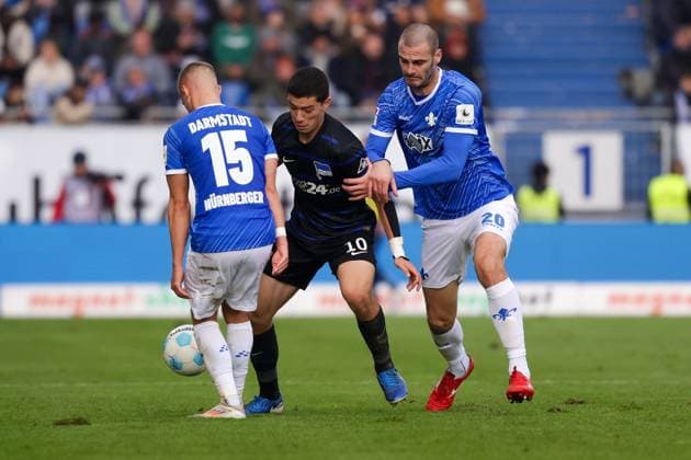 2024.11.09 xJFAx 2.Bundesliga SV Darmstadt 98 - Hertha BSC v.l., Fabian Nürnberger (SV Darmstadt 98), Ibrahim Maza (Hertha BSC), Aleksander Vukovic (SV Darmstadt 98), Zweikampf, Action, Aktion, Battles for the Ball (DFL DFB REGULATIONS PROHIBIT ANY USE OF PHOTOGRAPHS as IMAGE SEQUENCES and or QUASI-VIDEO)