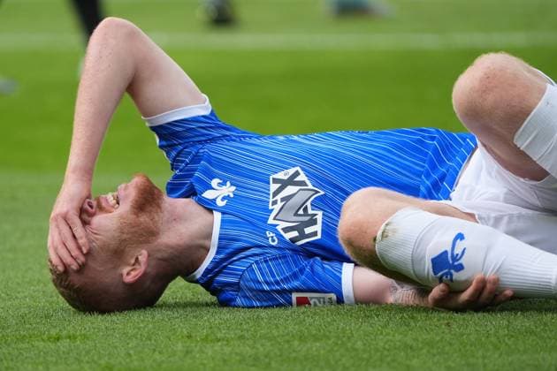 Kai Klefisch (SV Darmstadt 98, 17) verletzt - 09.11.2024 2. Bundesliga, Saison 24 25: SV Darmstadt 98 vs Hertha BSC Berlin, Stadion am Boellenfalltor, emonline, emspor,