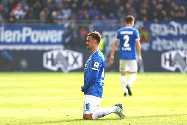 09.11.2024, xtvx, Fussball 2.Bundesliga, SV Darmstadt 98 - Hertha BSC Berlin emspor, v.l. Goal scored, Tor zum 1:1 Philipp Foerster (SV Darmstadt 98) Philipp Foerster (SV Darmstadt 98) Torjubel, Goal celebration, celebrate the goal, celebrates scoring Philipp Foerster (SV Darmstadt 98) (DFL DFB REGULATIONS PROHIBIT ANY USE OF PHOTOGRAPHS as IMAGE SEQUENCES and or QUASI-VIDEO) Darmstadt