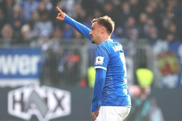09.11.2024, xtvx, Fussball 2.Bundesliga, SV Darmstadt 98 - Hertha BSC Berlin emspor, v.l. Goal scored, Tor zum 1:1 Philipp Foerster (SV Darmstadt 98) Philipp Foerster (SV Darmstadt 98) Torjubel, Goal celebration, celebrate the goal, celebrates scoring Philipp Foerster (SV Darmstadt 98) (DFL DFB REGULATIONS PROHIBIT ANY USE OF PHOTOGRAPHS as IMAGE SEQUENCES and or QUASI-VIDEO) Darmstadt