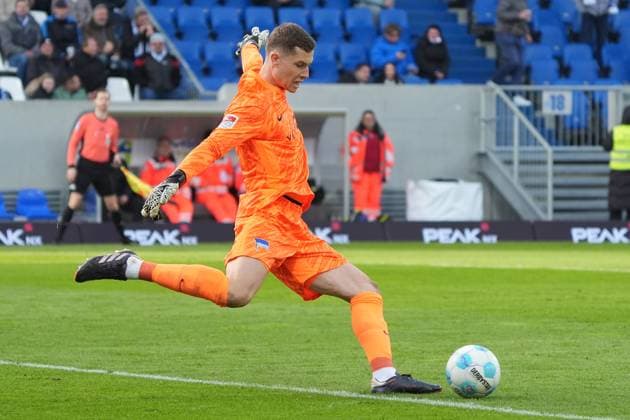 Torwart Tjark Ernst (Hertha BSC Berlin, 1) - 09.11.2024 2. Bundesliga, Saison 24 25: SV Darmstadt 98 vs Hertha BSC Berlin, Stadion am Boellenfalltor, emonline, emspor,