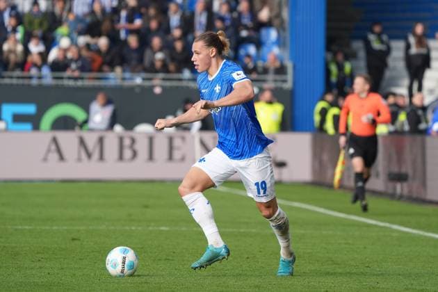 Fynn Lakenmacher (SV Darmstadt 98, 19) - 09.11.2024 2. Bundesliga, Saison 24 25: SV Darmstadt 98 vs Hertha BSC Berlin, Stadion am Boellenfalltor, emonline, emspor,