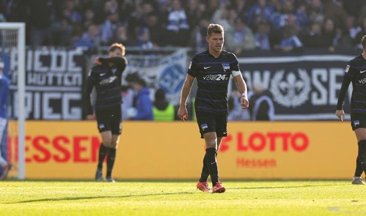 09.11.2024, xdcx, Fussball 2. Bundesliga, SV Darmstadt 98 - Hertha BSC Berlin, emonline, emspor, despor, v.l., Florian Niederlechner (Hertha BSC Berlin) enttaeuscht, enttaeuscht schauend, dissapointed, traurig, frustiert, frust, gefrustet DFL DFB REGULATIONS PROHIBIT ANY USE OF PHOTOGRAPHS AS IMAGE SEQUENCES AND OR QUASI-VIDEO.