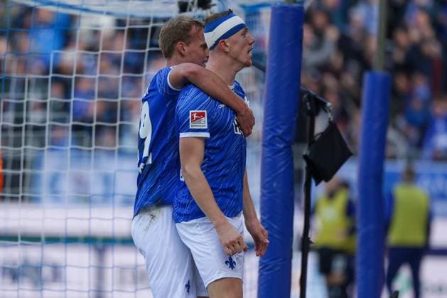 2024.11.09 xJFAx 2.Bundesliga SV Darmstadt 98 - Hertha BSC v.l.,Oscar Vilhmsson (SV Darmstadt 98), Isac Alexi Sivert Lidberg (SV Darmstadt 98) Torjubel, Goal celebration, celebrate the goal (DFL DFB REGULATIONS PROHIBIT ANY USE OF PHOTOGRAPHS as IMAGE SEQUENCES and or QUASI-VIDEO)