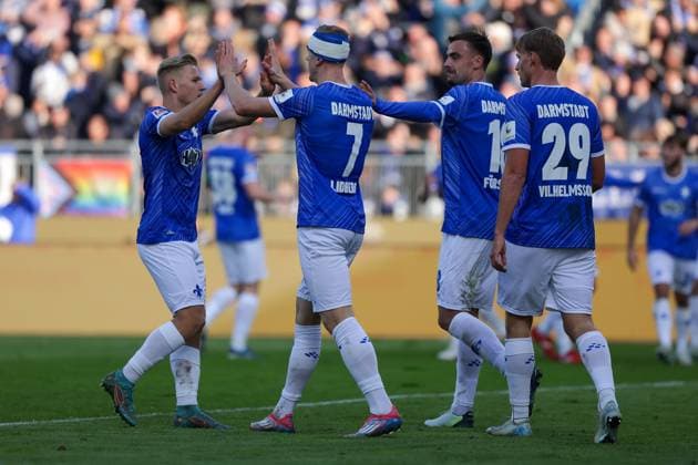 2024.11.09 xJFAx 2.Bundesliga SV Darmstadt 98 - Hertha BSC v.l., Andreas Müller (SV Darmstadt 98), Isac Alexi Sivert Lidberg (SV Darmstadt 98), Philipp Förster (SV Darmstadt 98), Oscar Vilhmsson (SV Darmstadt 98) Torjubel, Goal celebration, celebrate the goal (DFL DFB REGULATIONS PROHIBIT ANY USE OF PHOTOGRAPHS as IMAGE SEQUENCES and or QUASI-VIDEO)