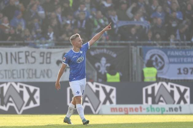 09.11.2024, xtvx, Fussball 2.Bundesliga, SV Darmstadt 98 - Hertha BSC Berlin emspor, v.l. Goal scored, Tor zum 3:1 Andreas Mueller (SV Darmstadt 98) Torjubel, Goal celebration, celebrate the goal, celebrates scoring (DFL DFB REGULATIONS PROHIBIT ANY USE OF PHOTOGRAPHS as IMAGE SEQUENCES and or QUASI-VIDEO) Darmstadt