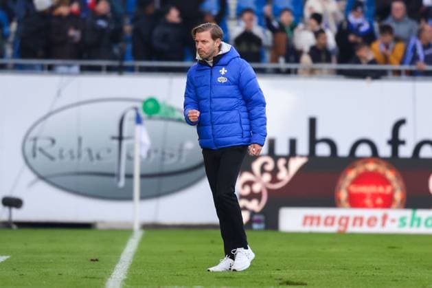2024.11.09 xJFAx 2.Bundesliga SV Darmstadt 98 - Hertha BSC v.l., head coach, Trainer Florian Kohfeldt (SV Darmstadt 98) jubeln jubelt nach Spielende. (DFL DFB REGULATIONS PROHIBIT ANY USE OF PHOTOGRAPHS as IMAGE SEQUENCES and or QUASI-VIDEO)