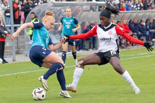 Google Pixel Frauen Bundesliga: Eintracht Frankfurt - 1. FC Köln, 09.11.2024 Laura Vogt (1. FC Köln 8) & Nicole Anyomi (Eintracht Frankfurt 19) im Zweikampf um den Ball, Eintracht Frankfurt - 1. FC Köln, Frankfurt, Stadion am Brentanobad, 9.11.2024 Copyright: xBEAUTIFULxSPORTS Gawlikx