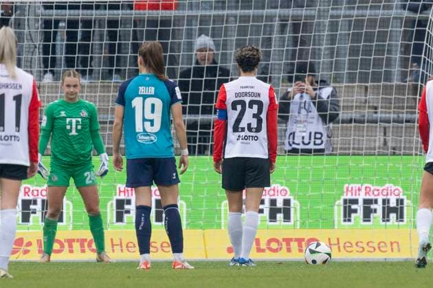 Google Pixel Frauen Bundesliga: Eintracht Frankfurt - 1. FC Köln, 09.11.2024 Sara Doorsoun (Eintracht Frankfurt 23) beim Elfmeter Strafstoß, der zum 6:0 führte, Eintracht Frankfurt - 1. FC Köln, Frankfurt, Stadion am Brentanobad, 9.11.2024 Copyright: xBEAUTIFULxSPORTS Gawlikx