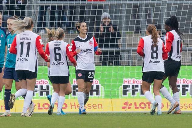 Google Pixel Frauen Bundesliga: Eintracht Frankfurt - 1. FC Köln, 09.11.2024 Sara Doorsoun (Eintracht Frankfurt 23) jubelt über ihren Treffer ihr Tor zum 6:0 mit Elisa Senß Sens Senss (Eintracht Frankfurt 6) & Nina Lührßen Lührssen (Eintracht Frankfurt 11) & Lisanne Gräwe (Eintracht Frankfurt 8) & Nicole Anyomi (Eintracht Frankfurt 19), Eintracht Frankfurt - 1. FC Köln, Frankfurt, Stadion am Brentanobad, 9.11.2024 Copyright: xBEAUTIFULxSPORTS Gawlikx