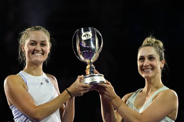 WTA, Tennis Damen Finals 2024 - Day 8 RIYADH, SAUDI ARABIA - NOVEMBER 09: Gabriela Dabrowski (R) of Canada and Erin Routliffe (L) of New Zealand with the Trophy at the Awards Ceremony after winning the Final match against Katerina Siniakova of the Czech Republic and Taylor Townsend of the USA, on Day 8 of the 2024 WTA Finals, part of the Hologic WTA Tour, held at King Saud University Indoor Arena, on November 09, 2024, in Riyadh, Saudi Arabia. Riyadh Saudi Arabia  Copyright: xArturxWidakx originalFilename:widak-wtafinal241109_npk9y.jpg