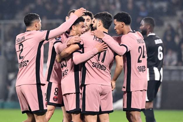 Angers SCO v Paris Saint-Germain - Ligue 1 MCDonald s 2024 2025 24 Senny MAYULU (psg) during the Ligue 1 MCDonald s match between Angers and Paris at Stade Jean Bouin on November 9, 2024 in Angers, France. Angers France  Copyright: xFEPx 776235264
