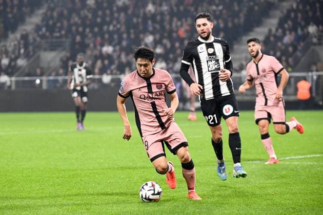 Angers SCO v Paris Saint-Germain - Ligue 1 MCDonald s 2024 2025 19 Lee KANG IN (psg) during the Ligue 1 MCDonald s match between Angers and Paris at Stade Jean Bouin on November 9, 2024 in Angers, France. Angers France  Copyright: xFEPx 776235264