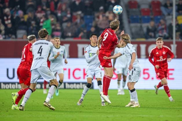 09.11.2024, Fußball, Fortuna Düsseldorf - SC Paderborn 07, 2. Bundesliga, Merkur Spiel-Arena, Saison 2024 2025: Kopfball Vincent Vermeij (Fortuna Düsseldorf 9) DFB regulations prohibit any use of photographs as image sequences and or quasi-video. Nordrhein-Westfalen Deutschland