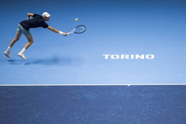 Italy s Jannik Sinner returns the ball to Australia s Alex de Minaur during& xa0;their singles tennis match of the ATP, Tennis Herren World Tour Finals at the Inalpi Arena, in Turin, Italy - - Sunday, November 10, 2024.  Copyright: xMarcoxAlpozzi LaPressex