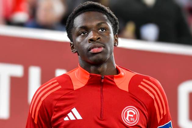 Noah Mbamba (Duesseldorf 39) Portrait, halbportrait, Bild, einzel, Einzelaufnahme, picture, single, solo, alleine, 09.11.2024 Fussball Fortuna Duesseldorf vs SC Paderborn 07, Merkur Spiel-Arena, Duesseldorf, DFB DFL REGULATIONS PROHIBIT ANY USE OF PHOTOGRAPHS AS IMAGE SEQUENCES AND OR QUASI-VIDEO NRW Germany Copyright: xpepphotox xHorstxMauelshagenx pep00321, pep_20241109_hm_2866