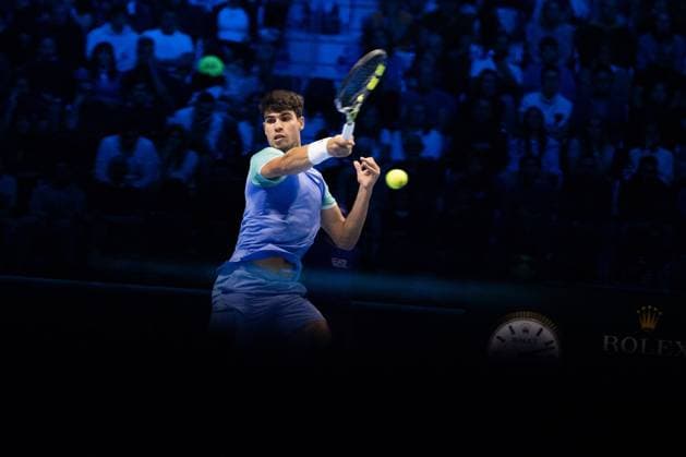 Spain s Carlos Alcaraz returns the ball to Norway s Casper Ruud during& xa0;their singles tennis match of the ATP, Tennis Herren World Tour Finals at the Inalpi Arena, in Turin, Italy - - Monday, November 11, 2024.  Copyright: xMarcoxAlpozzi LaPressex