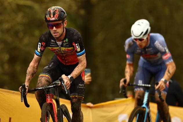 Belgian Eli Iserbyt pictured in action during the men s elite race at the Jaarmarktcross cyclocross cycling event in Niel, race 3 8 of the Superprestige competition, Monday 11 November 2024. DAVIDxPINTENS  x105184345x