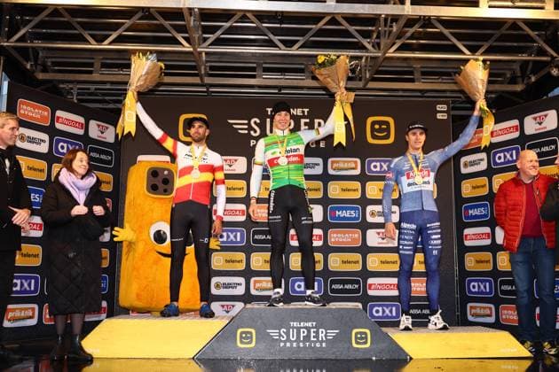 Bilder des Jahres 2024, Sport 11 November Sport Themen der Woche KW46 Sport Bilder des Tages L-R, second Spanish Felipe Orts Lloret, winner Belgian Laurens Sweeck and third Belgian Niels Vandeputte celebrate on the podium of the men s elite race at the Jaarmarktcross cyclocross cycling event in Niel, race 3 8 of the Superprestige competition, Monday 11 November 2024. DAVIDxPINTENS  x105184463x