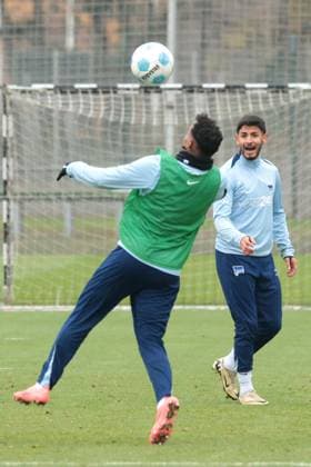 DEU, DFL, 2. FBL Hertha BSC, Training, 12.11.2024, Sportforum, Berlin, DEU, DFL, 2. FBL Hertha BSC, Training, im Bild Bilal Hussein (Hertha BSC Berlin 14), Kevin Sessa (Hertha BSC Berlin 8) DFL - regulations prohibit any use of Photographs as image sequences and or quasi-video Foto: Juergen Engler nordphoto GmbH