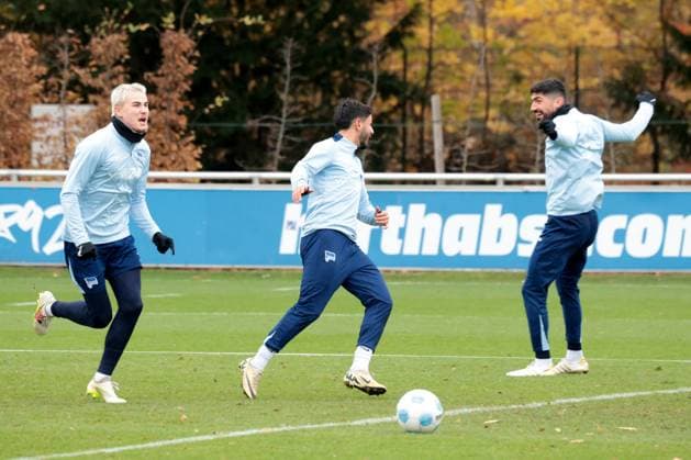 DEU, DFL, 2. FBL Hertha BSC, Training, 12.11.2024, Sportforum, Berlin, DEU, DFL, 2. FBL Hertha BSC, Training, im Bild Marten Winkler (Hertha BSC Berlin 22), 8 , Andreas Bouchalakis (Hertha BSC Berlin 5) DFL - regulations prohibit any use of Photographs as image sequences and or quasi-video Foto: Juergen Engler nordphoto GmbH