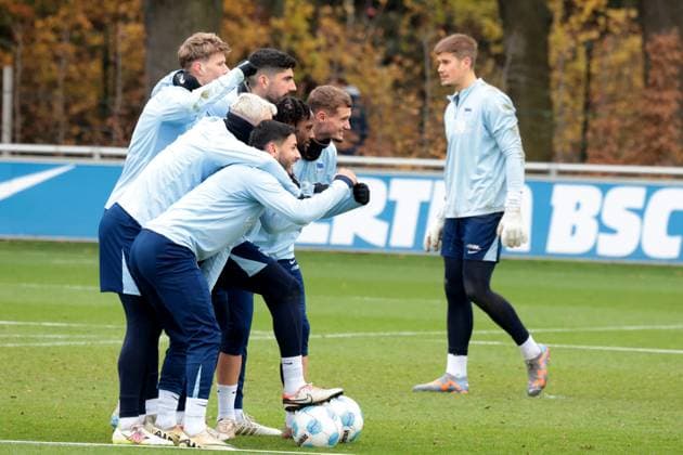 DEU, DFL, 2. FBL Hertha BSC, Training, 12.11.2024, Sportforum, Berlin, DEU, DFL, 2. FBL Hertha BSC, Training, im Bild Hertha-Spielerkreis DFL - regulations prohibit any use of Photographs as image sequences and or quasi-video Foto: Juergen Engler nordphoto GmbH