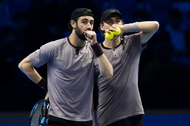 Nitto ATP, Tennis Herren Finals - Day Three Jordan Thompson (L) and Max Purcell of Australia speak during the round robin doubles match against Harri Heliovaara of Finland and Henry Patten of Great Britain during day three of the Nitto ATP Finals. Turin Italy Copyright: xNicolòxCampox