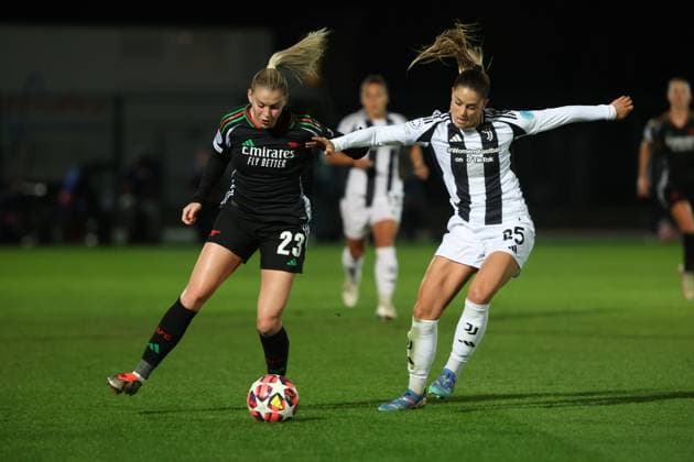Alessia Russo (Arsenal Women FC) - Viola Calligaris (Juventus FC) during Juventus Women vs Arsenal, UEFA Champions League Women football match in Biella, Italy, November 12 2024  Copyright: xMattiaxMartegani IPAxSportx xipax xx IPA_51493704 IPA_Agency_IPA51493704