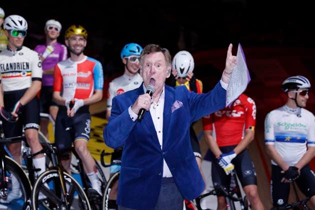 Lotto Six Days Flanders Ghent 2024 GENT, BELGIUM - NOVEMBER 12 : Riders sing with Koen Crucke pictured during the 83th edition of the Six Days of Flanders-Ghent. The Six Days of Ghent ( Zesdaagse van Gent in Dutch) is a cycling event on the Kuipke cycling track in the Citadel Park in Ghent. On November 12, 2024 in Gent, Belgium, 12 11 2024 Gent Belgium  Copyright: xJanxDexMeuleneirx