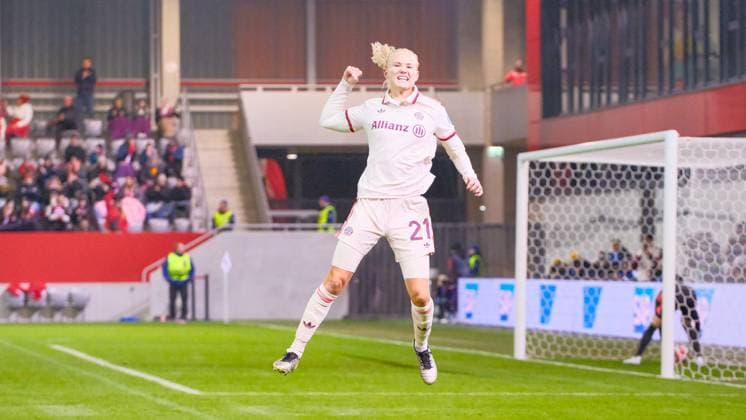 Pernille Harder (21, FC Bayern München) Tor zum 1 : 0 beim Spiel FC Bayern München v Valerenga IF, Fußball, UEFA Women s Champions League 2024 2025, 3.Spieltag am 12.11.2024 in München, FC Bayern Campus. DFL and DFB regulations prohibit any use of photographs as image sequences and or quasi-video. Bayern Deutschland