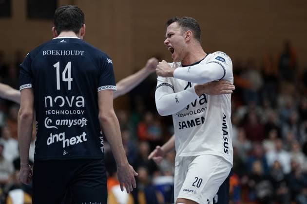 Volleyball, CEV Challenge Cup 12.11..2024, Volleyball, Centre Sportif Lorentzweiler, Luxemburg, CEV Challenge Cup, VC Lorentzweiler - (LUX) - Lycurgus Volleyball (NL) vl: Jeffrey Klok (Lycurgus Volleyball 20) - Robin Boekhoudt (Lycurgus Volleyball 14) jubel
