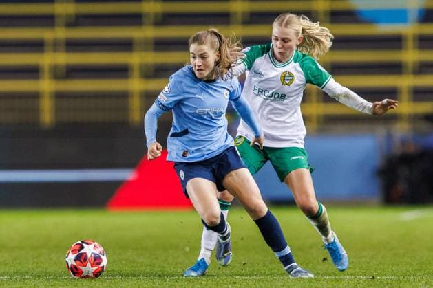 241112 Jessica Park of Manchester Cityand Emilie Joramo of Hammarby during the UEFA Women s Champions League football match between Manchester City and Hammarby on November 12, 2024 in Manchester. Photo: Andreas L Eriksson BILDBYRAN COP 106 AE0139 fotboll football soccer fotball uefa womens champions league manchester city hammarby dam bbeng Copyright: ANDREASxLxERIKSSON BB241112AE031