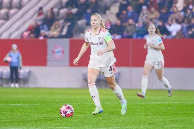 Glodis Perla Viggosdottir (4, FC Bayern München) beim Spiel FC Bayern München v Valerenga IF, Fußball, UEFA Women s Champions League 2024 2025, 3.Spieltag am 12.11.2024 in München, FC Bayern Campus. DFL and DFB regulations prohibit any use of photographs as image sequences and or quasi-video. Bayern Deutschland