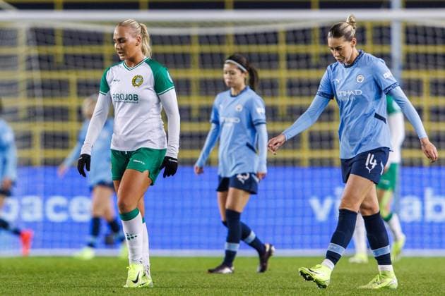241112 Cathinka Tandberg of Hammarby and Alanna Kennedy of Manchester Cityduring the UEFA Women s Champions League football match between Manchester City and Hammarby on November 12, 2024 in Manchester. Photo: Andreas L Eriksson BILDBYRAN COP 106 AE0139 fotboll football soccer fotball uefa womens champions league manchester city hammarby dam bbeng depp Copyright: ANDREASxLxERIKSSON BB241112AE035