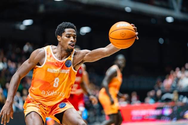Basketball Champions League: Niners Chemnitz vs. Baxi Manresa, 12.11.24 Basketball Champions League: William Christmas (Niners Chemnitz, 8) im Spiel zwischen den Niners Chemnitz und Baxi Manresa am 12.11.24 in der Messe Chemnitz. ( Copyright: xBEAUTIFULxSPORTS Haertigx