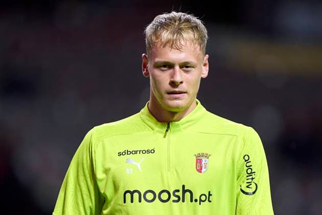 Sporting Clube de Braga v Sporting Clube de Portugal - Liga Portugal Betclic Lukas Hornicek of SC Braga looks on during the warm-up prior to the Liga Portugal Betclic match between SC Braga and Sporting CP at Estadio Municipal de Braga in Braga, Portugal, on November 10, 2024. Braga, Portugal Portugal  Copyright: xJosexManuelxAlvarezxReyx originalFilename:alvarezrey-notitle241110_npFwk.jpg