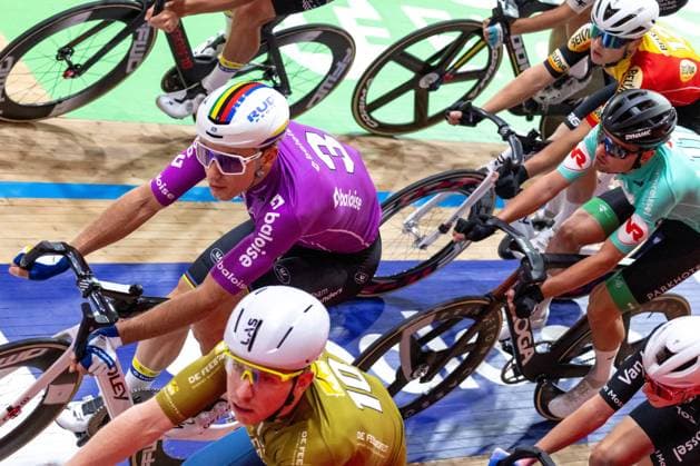 Belgian Lindsay De Vylder pictured in action during the first day of the Zesdaagse Vlaanderen-Gent six-day indoor Track cycling, Rad, Radsport, Bahnrad, Bahn event at the indoor cycling arena t Kuipke, Tuesday 12 November 2024, in Gent. WARDxVANDAEL  x105267310x