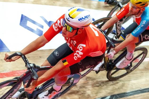 Belgian Gianluca Pollefliet pictured in action during the first day of the Zesdaagse Vlaanderen-Gent six-day indoor Track cycling, Rad, Radsport, Bahnrad, Bahn event at the indoor cycling arena t Kuipke, Tuesday 12 November 2024, in Gent. WARDxVANDAEL  x105267329x