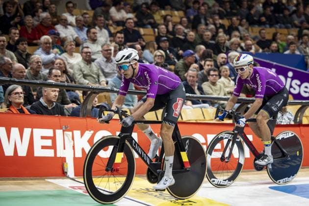 Belgian Robbe Ghys and Belgian Lindsay De Vylder pictured in action during the first day of the Zesdaagse Vlaanderen-Gent six-day indoor Track cycling, Rad, Radsport, Bahnrad, Bahn event at the indoor cycling arena t Kuipke, Tuesday 12 November 2024, in Gent. DAVIDxPINTENS  x105267939x