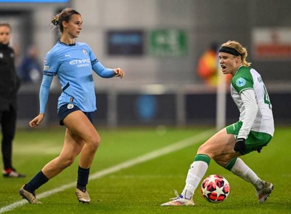 Manchester City Women v Hammarby Fotboll Women UEFA Womens Champions League Kerstin Casparij of Manchester City women and Julie Blakstad of Hammarby Fotboll Women during the UEFA Womens Champions League Group D match at Joie Stadium, Manchester UK Newspapers OUT Copyright: xKarlxVallantinex FIL-20930-0041