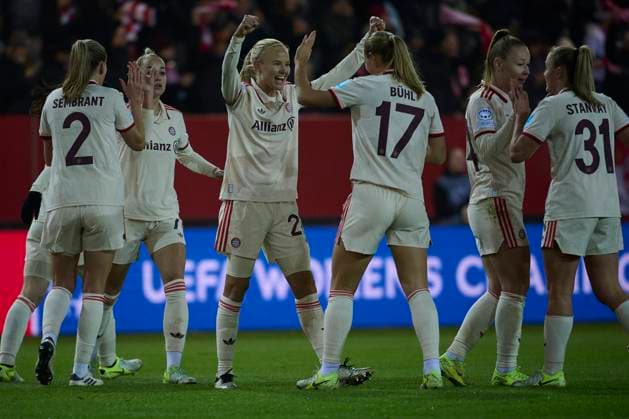 2024 25 UEFA Women™s Champions League FC Bayern München Frauen vs Valerenga Oslo, Croup C, Matchday 3, Saison 2024 2025, FC Bayern München Frauen vs Valerenga Oslo, GER, 2024-11-12, FC Bayern Campus München, Torjubel - Tor durch HARDER Pernille (FC Bayern München 21), sportworld München FC Bayern Campus Bayern Deutschland